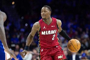 停发！罗齐尔新赛季薪资本该分24次发放 月初和月中各111万美元