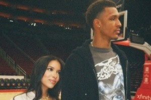 吧友福利！小贾巴里-史密斯女友晒新照：在哪里启航🚀